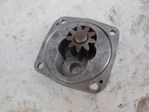 Porsche 356 early oil pump housing with one gear