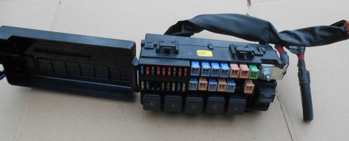 2000-2002 lincoln ls trunk mounted power distribution box relays/fuses   - used