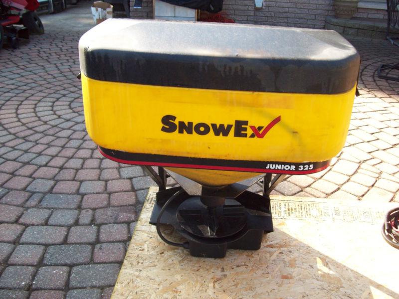 Snow ex junior 325 hitch salt spreader