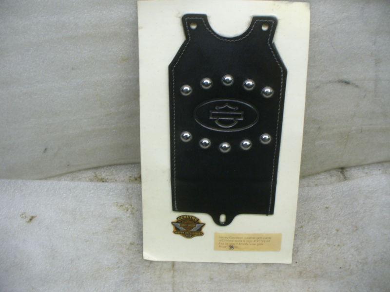 Harley 04-up fxdwg leather tank panel with chrome spots & center logo,#91122-04.