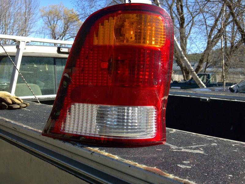 Driver side tail light  99 ford windstar  