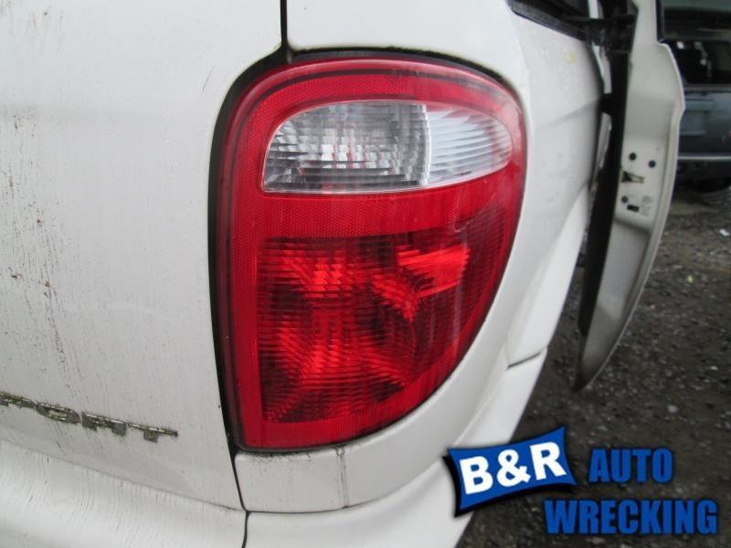 Right taillight for 01 02 03 caravan ~ 4899592