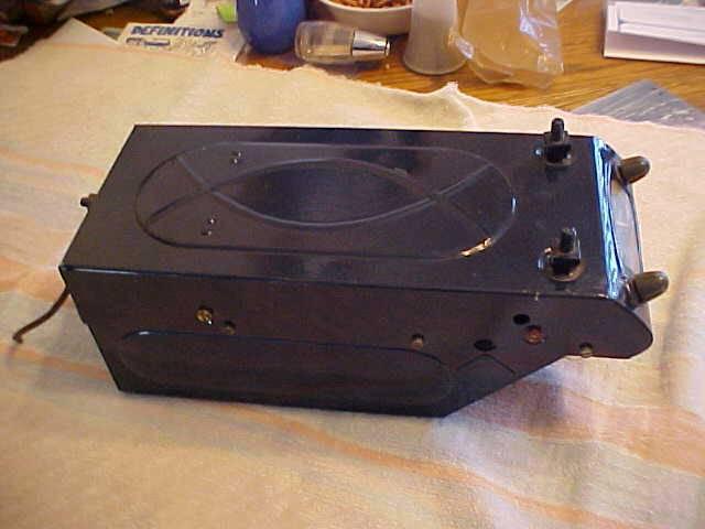 Vintage 6 volt under dash philco radio cr2