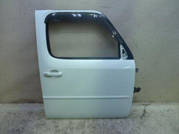 Nissan cube 2004 front right door assembly [8913100]