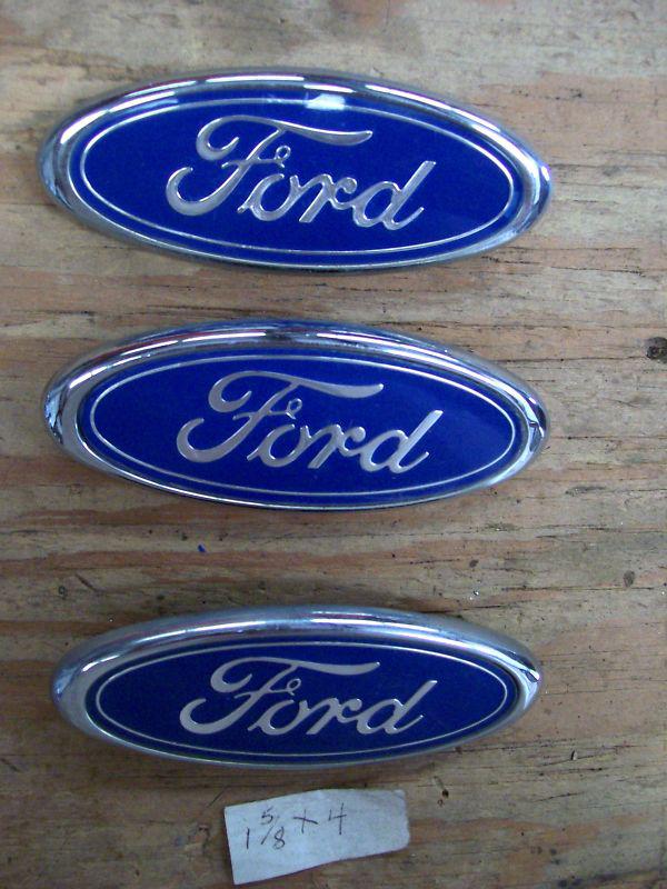 Ford blue oval script lot ornament emblem  g/c g/color   1 5/8 x 4" 