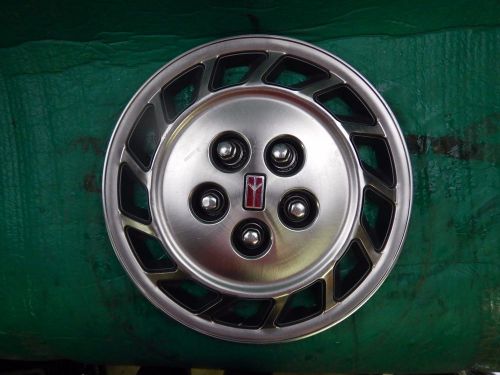 Oldsmobile cutlass ciera hubcap 1993-1996 fits 14 &#034; wheel 4117 05