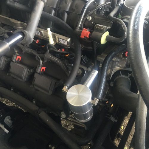 2015 ram 5.7 hemi engine with 5k miles and 6 speed transmission