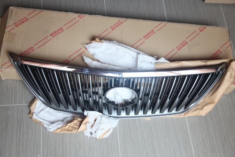2004-2008 lexus rx330 front radiator grille 53101-48071 new in factory box