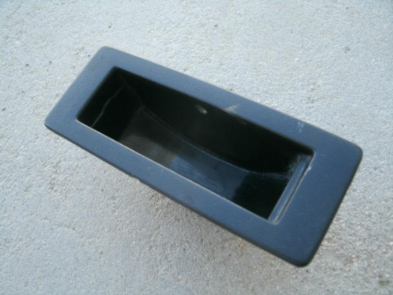 87-93 ford mustang gt 5.0l convertible rear ashtray insert panel