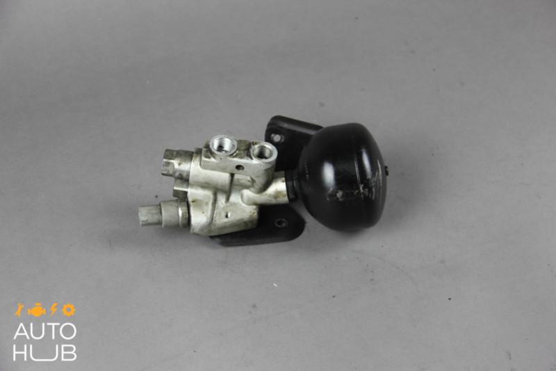 2003 mercedes benz r230 sl500 w215 cl500 suspension abc pressure release valve 