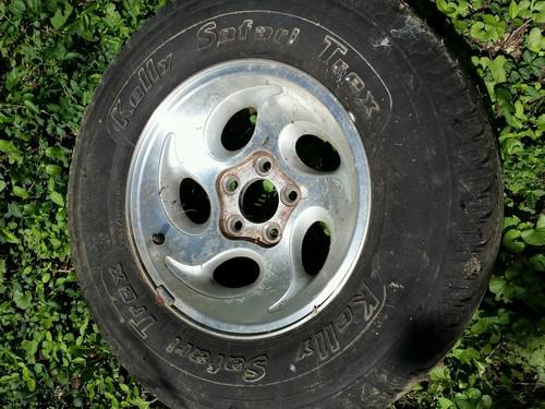 Kelly tire safari trex  235/75r15 tire on aluminum rim