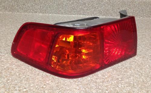 01 camry tail light tail lens rear left red/amber oem