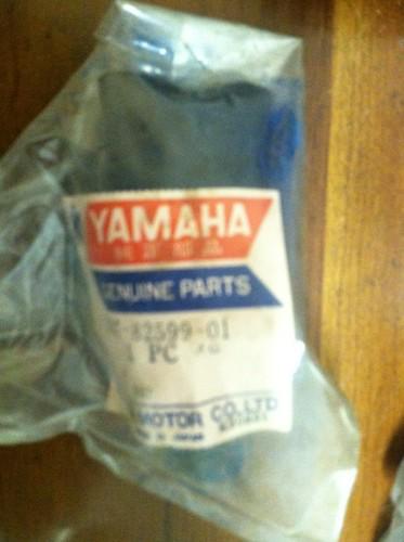 Nos yamaha dt100/175/250 rd125 cover connector 307-82599-01