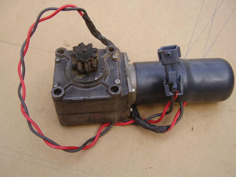 Saab 900 convertible top bow motor - vertical (driver side) 1995 1996 1997 1998