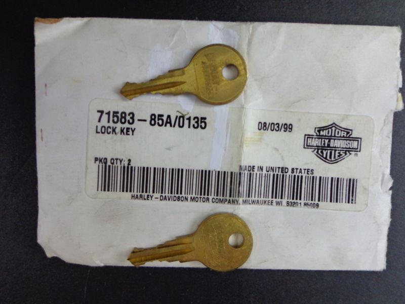 Harley davidson 2-key lock set 71583-85a 0135