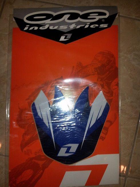 One industries.....front fender graphic.........one industries