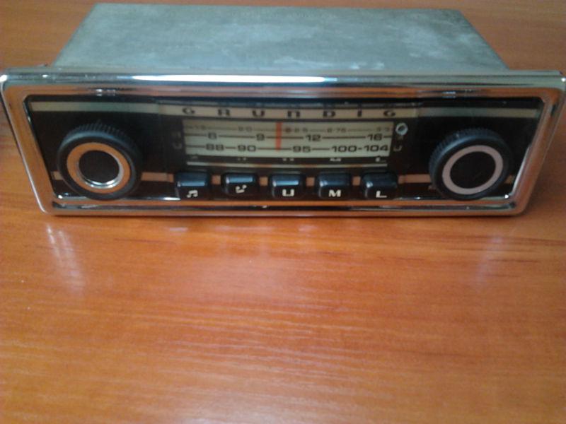 Vintage old car radio grundig weltklang wk 3012