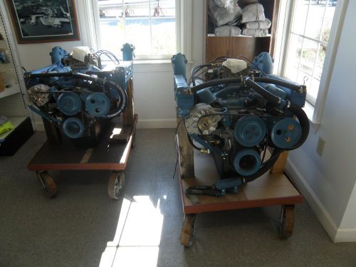 Pair chrysler marine 318 engines