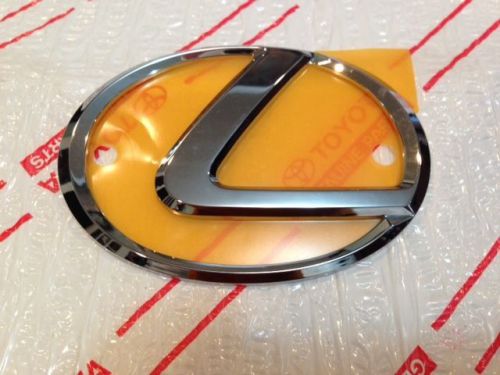 *new lexus is300 chrome grill emblem badge front 2002-2005 free shipping oem
