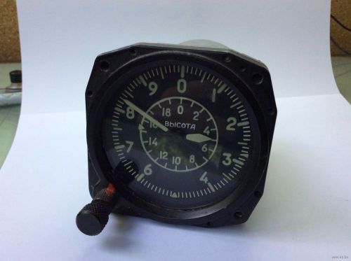 Vintage sovjet pointer of the aircraft cabin altitude, altimeter