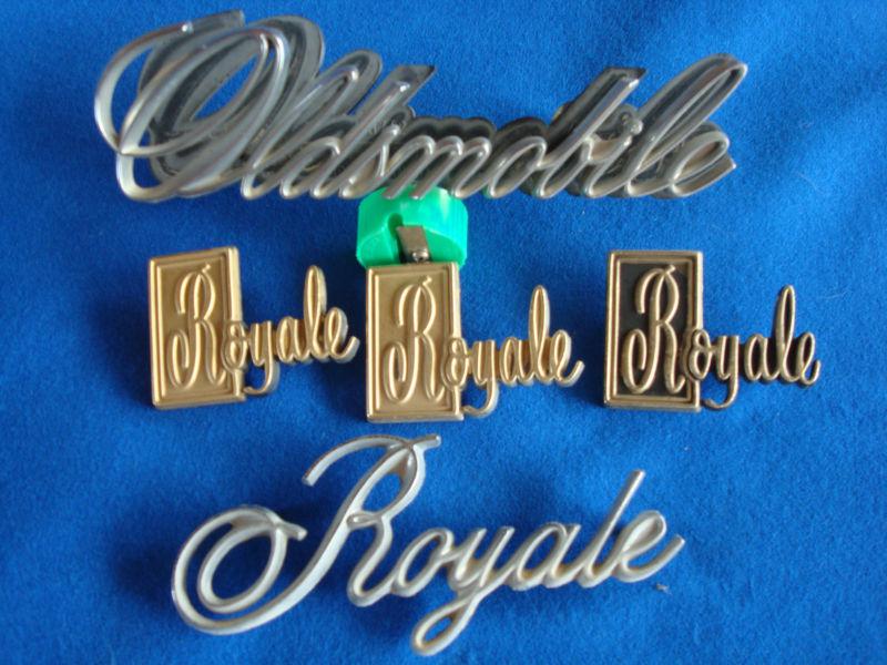 Delta 88 oldsmoble royale 1974 emblems lot of 5 emblems