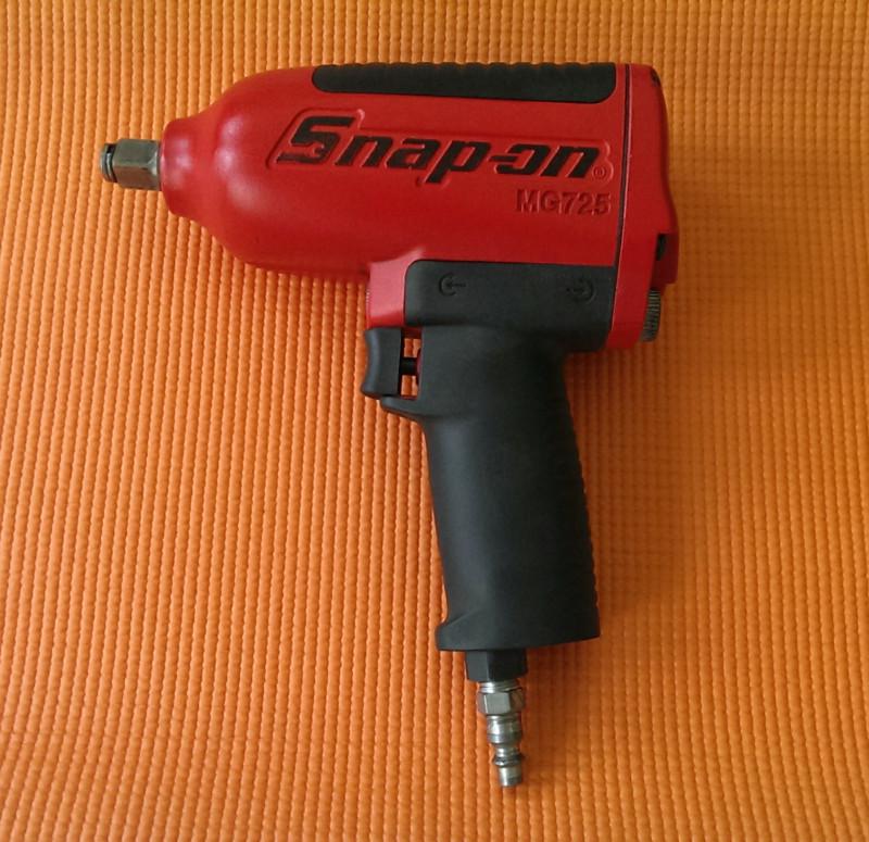 Snap on heavy duty mg725 red 1/2" impact wrench  w/ cover