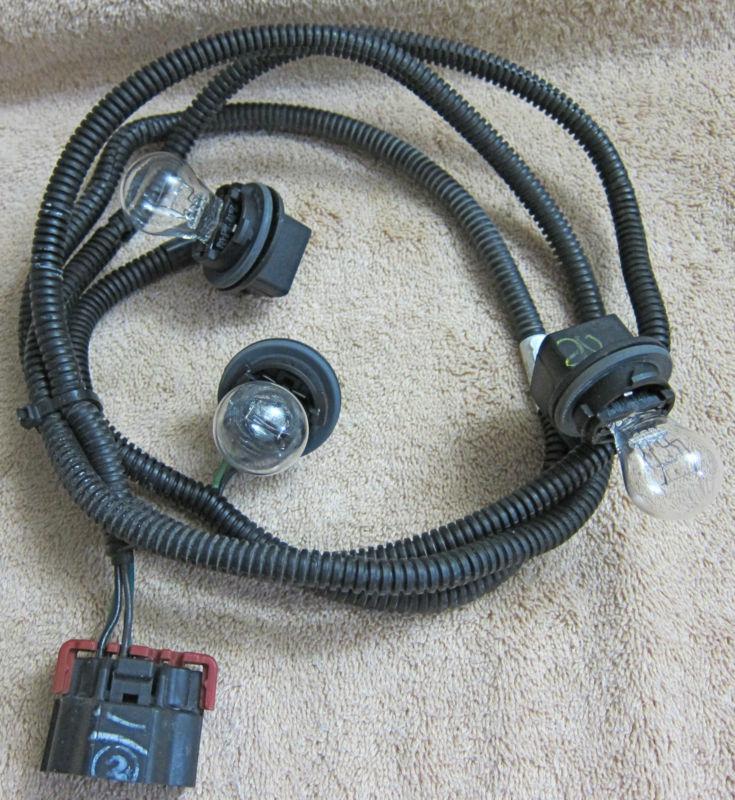 Oem 2007-2012 chevrolet silverado rh tail light wiring harness with bulbs