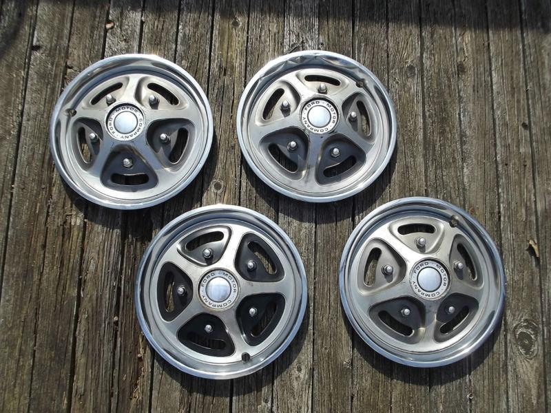 74 75 76 77 78 79ford mag style 5-nut type hubcaps wheel covers -set of 4 