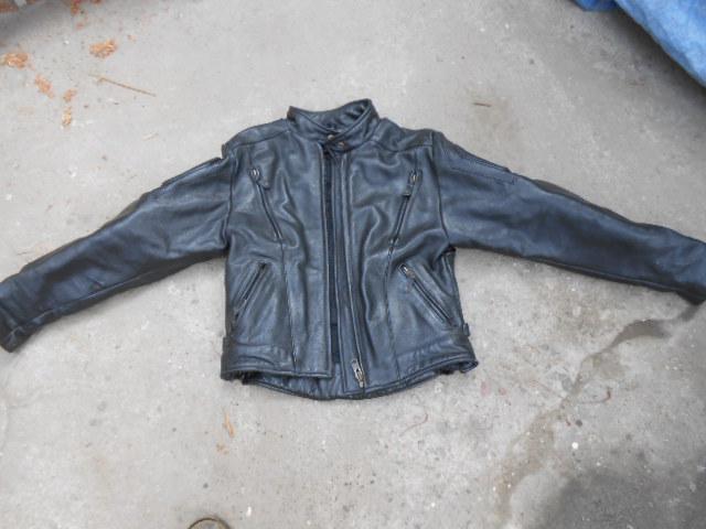 Very nice heavy duty motorcycle small leather riding jacket 