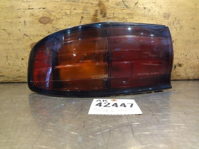 92 93 94 camry sedan drivers left taillight assembly  208172