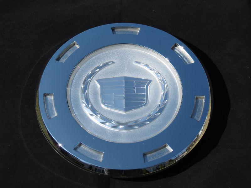 Cadillac escalade wheel center cap silver shield (1) 07-11 #9596649 repaired