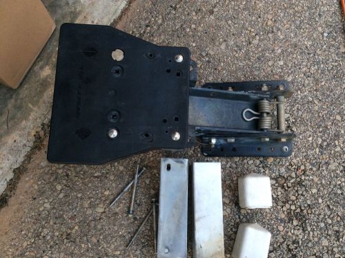 Garelick kicker bracket up to 30 hp and 169 lbs