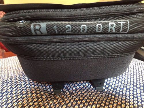Pre-owned.  black, 2006 bmw r1200rt expandable tank bag