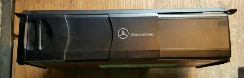 Mercedes-benz s-class 6cd disc changer a2038703389 with magazine oem