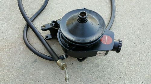 Mercruiser 454 7.4l power steering pump freshwater only 127 hrs   no reserve