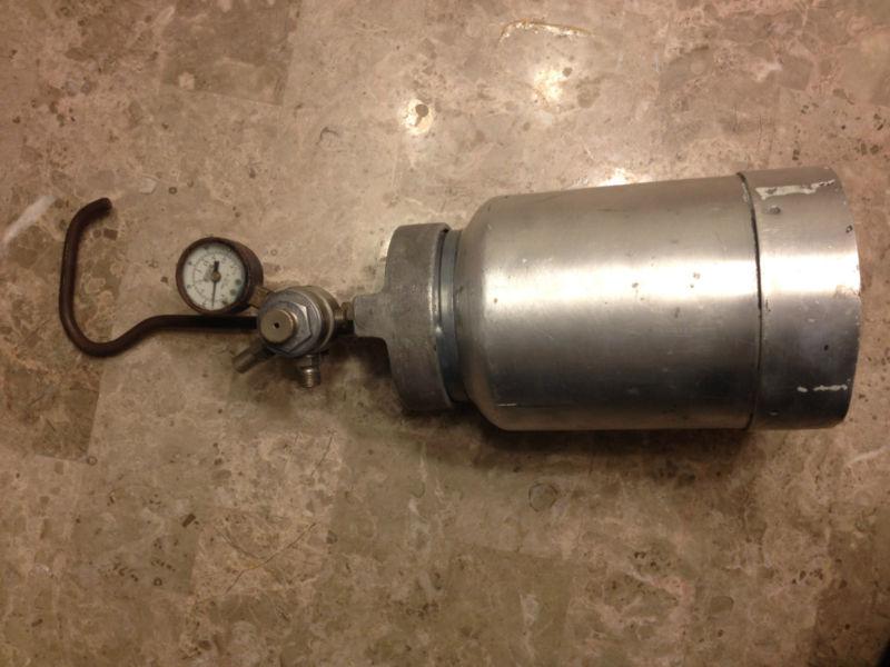 Binks 1 1/2 quart pressure pot model 80