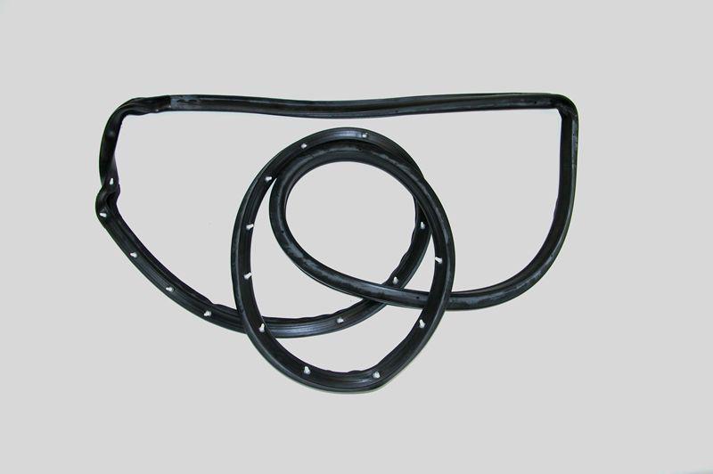 1992-2003 ford crown victoria front driver side door seal