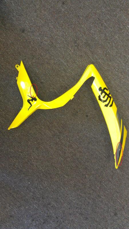 Used factory oem right side middle fairing yellow suzuki gsxr600/750 2006 2007