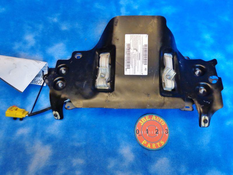05-07 town & country driver left knee airbag 04680560ab oem used 62b