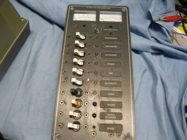 Blue sea 8082 dc 10 position toggle branch circuit breaker panel