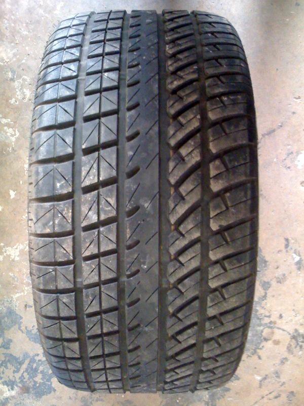 One used hpz-760  275-40zr17 one used tire