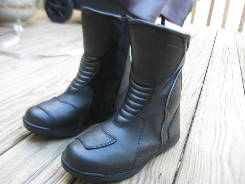 New bilt waterproof motorcycle boots, ladies size 5