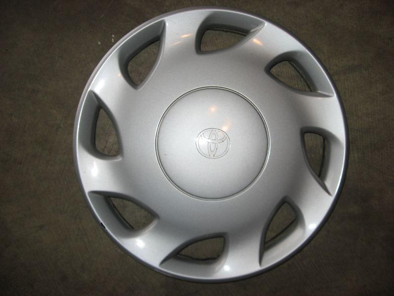 98 99 00 toyota sienna hubcap wheel cover 15" oem  42621-ae010  - 1998 1999 2000