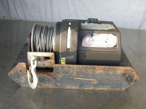 Wi a dayton winch 3500lbs capacity same superwinch x3 with mount for 2&#034; receiver