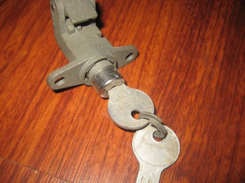 Classic studebaker glove box lock with original keys nos 1950&#039;s l@@k !!!