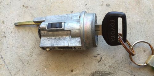 1989-1995 toyota pickup 4runner ignition cylinder switch w/key oem