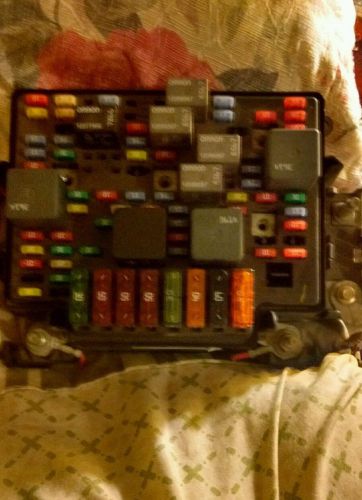 2002 chevrolet tahoe fuse relay junction box 12193645 09