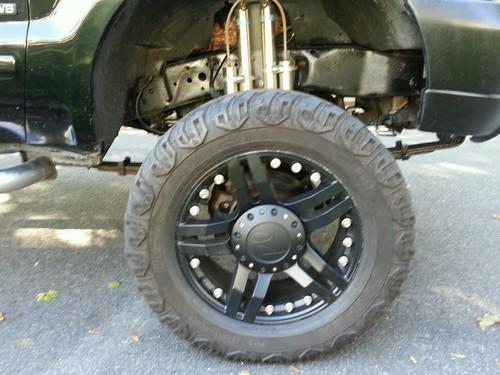 Cooper discover sst m/t 35x13.50r20 truck tires