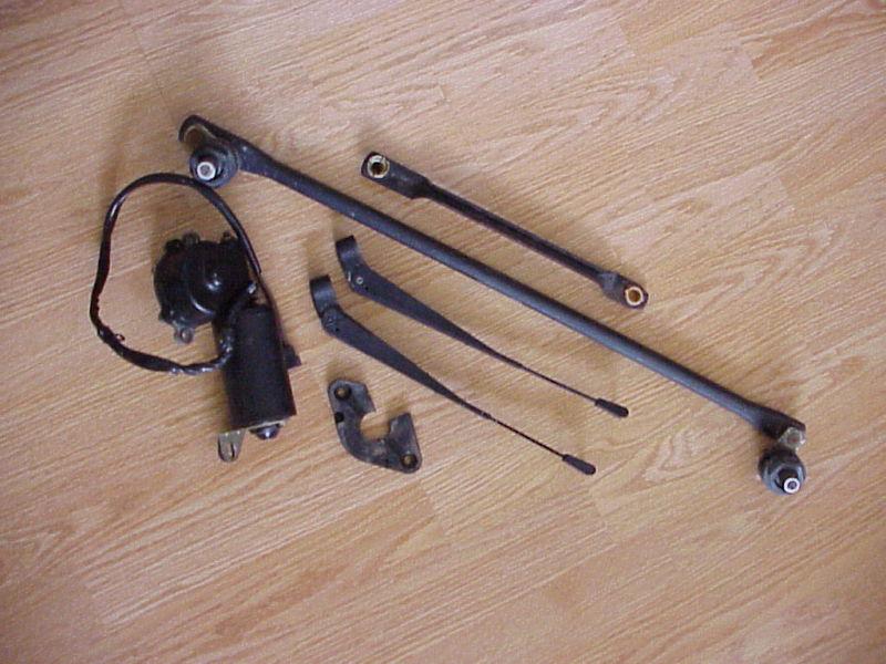 Jeep wrangler yj  wiper transmission linkage assembly with arms and motor oem
