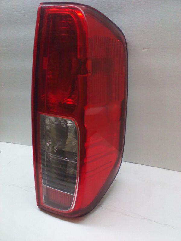 2005-2009 nissan frontier  tail lamp pasanger side oem